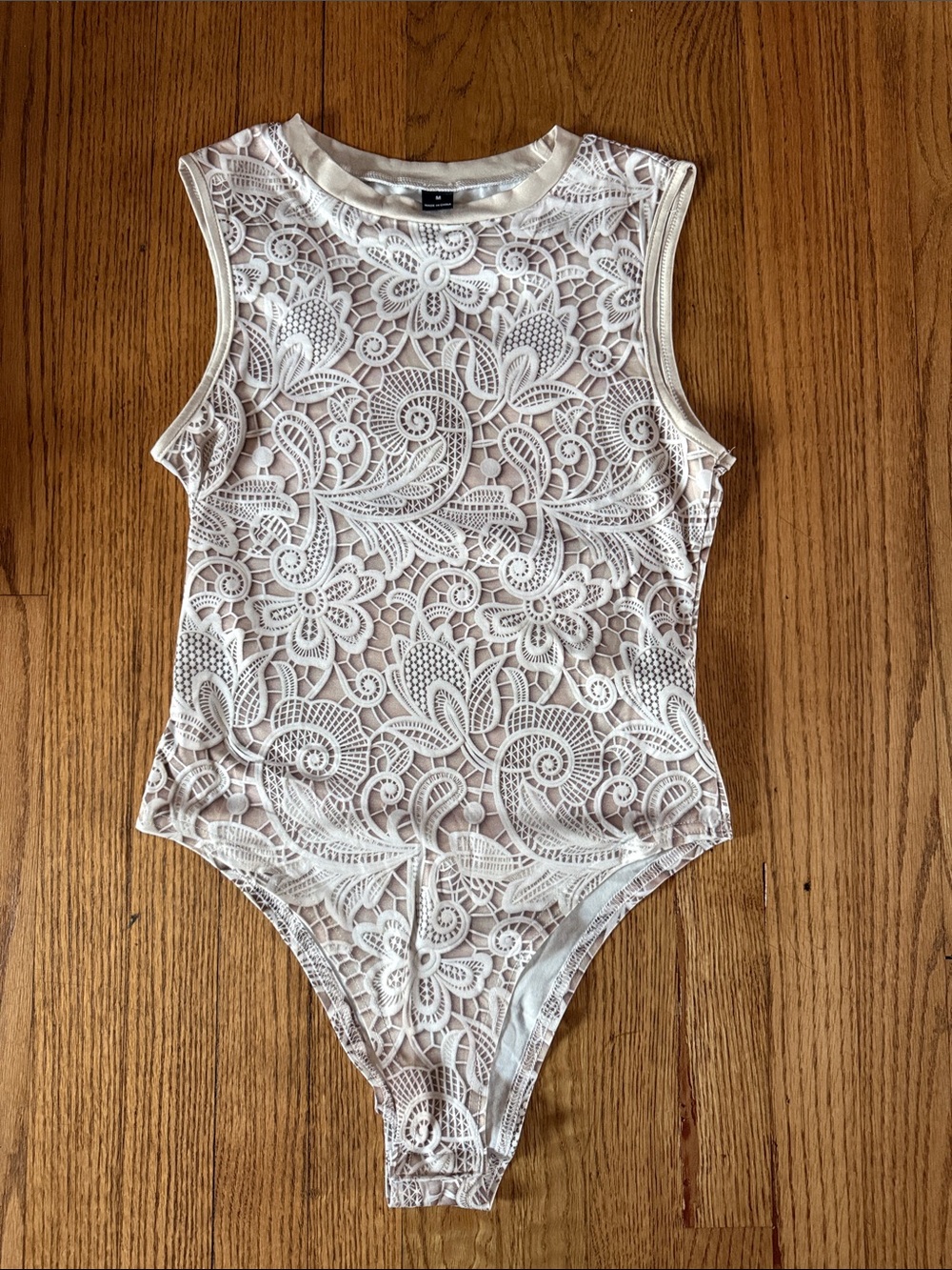 SHEIN White Floral Lace Sleeveless Bodysuit